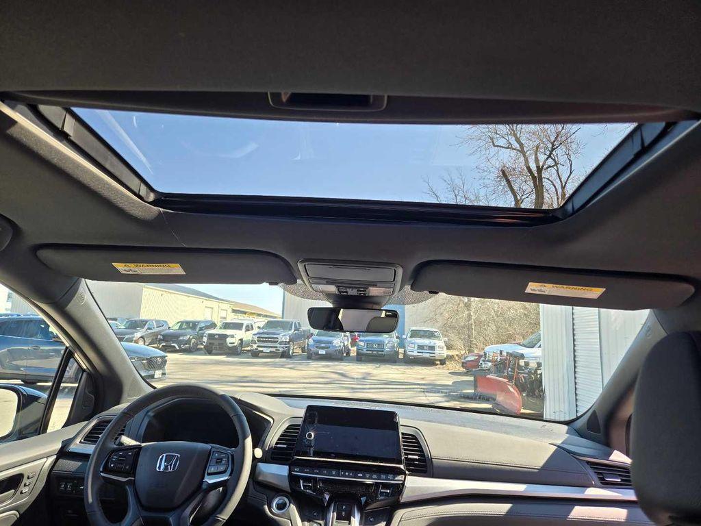 new 2026 Honda Odyssey car, priced at $45,845