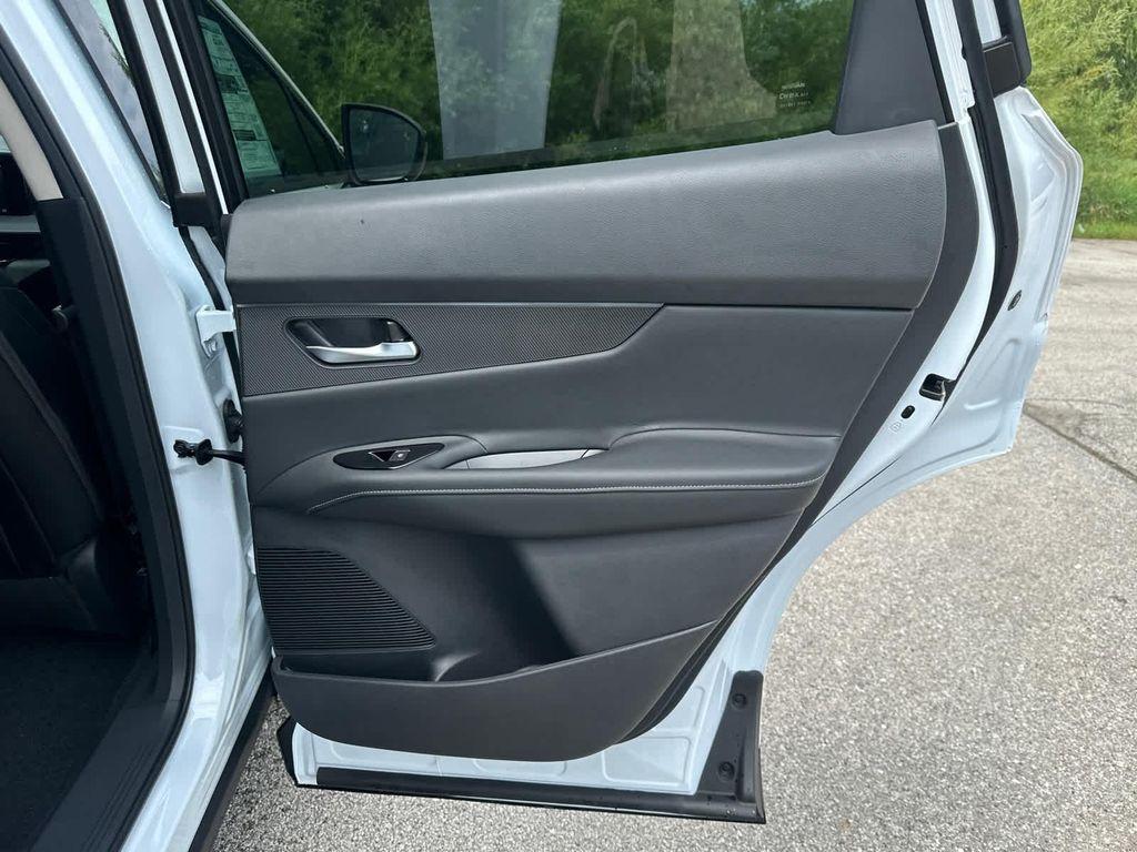 new 2025 Nissan Murano car, priced at $42,670