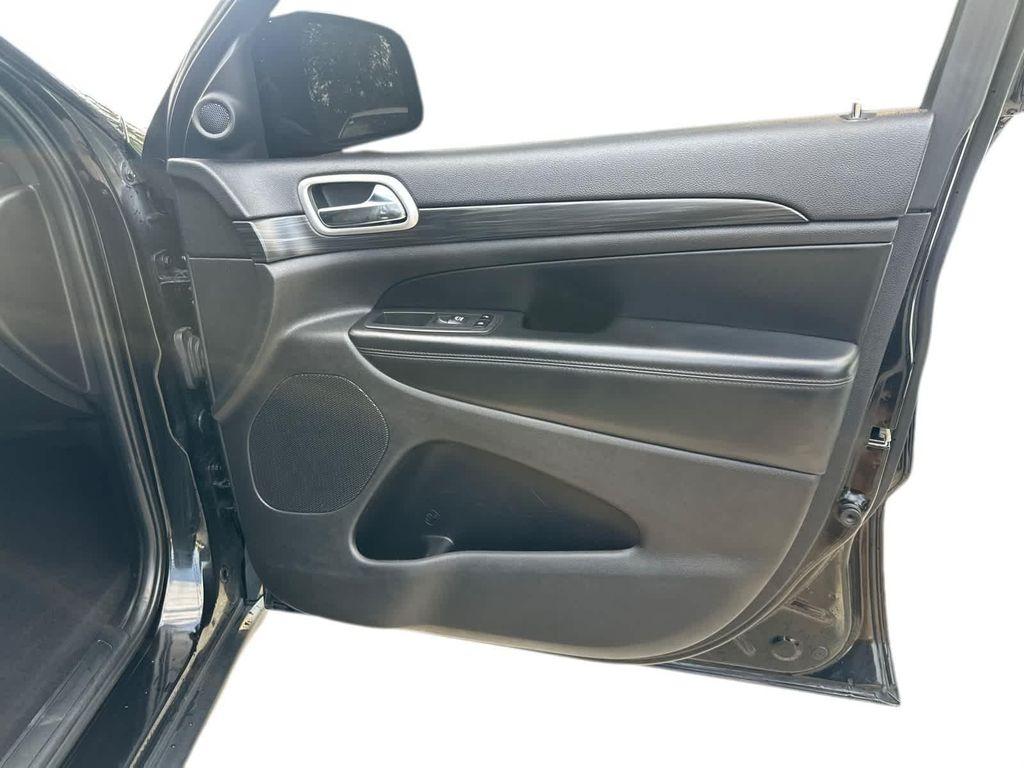 used 2020 Jeep Grand Cherokee car, priced at $17,999