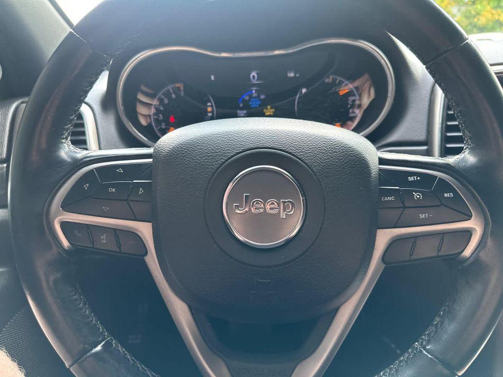 used 2020 Jeep Grand Cherokee car, priced at $17,999