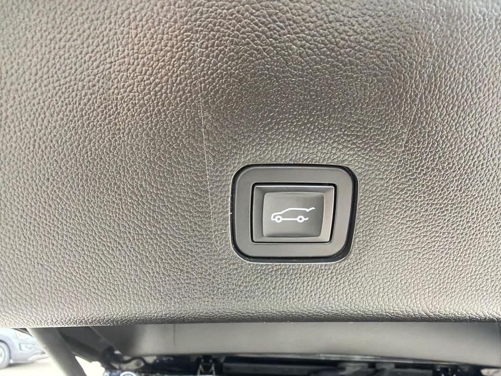 used 2019 Chevrolet Traverse car, priced at $21,179