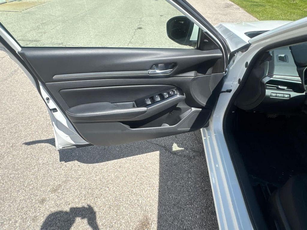 used 2023 Nissan Altima car, priced at $21,999