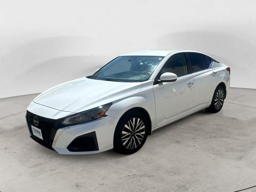used 2023 Nissan Altima car, priced at $21,999