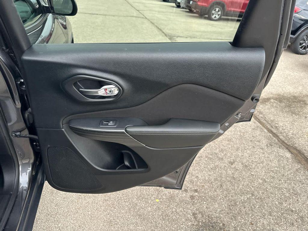 used 2017 Jeep Cherokee car, priced at $12,999