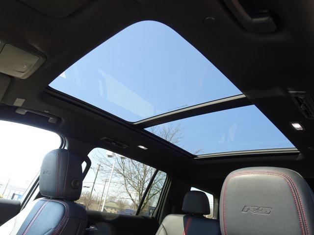 used 2024 Chevrolet Traverse car, priced at $46,888