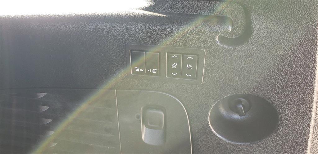 used 2017 Chevrolet Suburban car, priced at $21,700