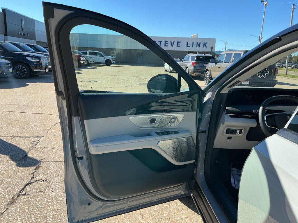 new 2026 Lincoln Nautilus car, priced at $74,775