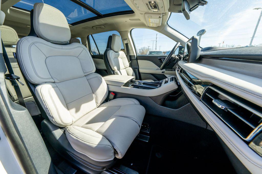 new 2026 Lincoln Aviator car, priced at $81,870