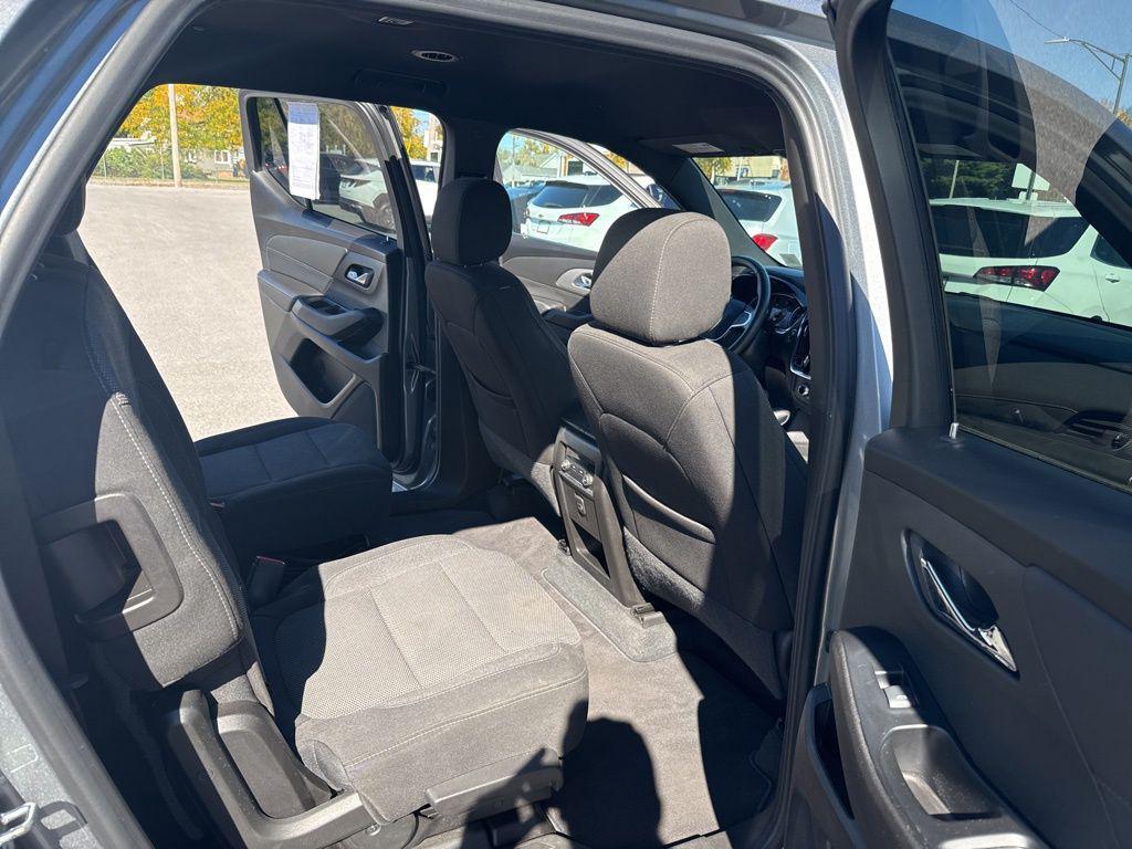 used 2023 Chevrolet Traverse car, priced at $29,499