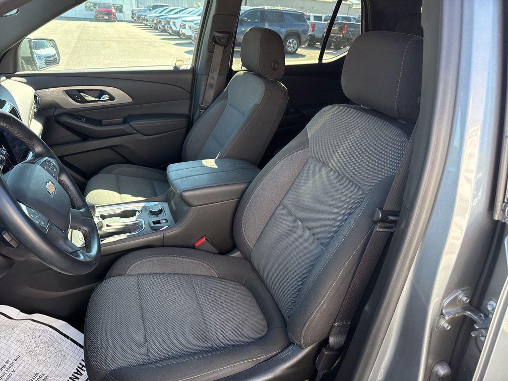 used 2023 Chevrolet Traverse car, priced at $29,499