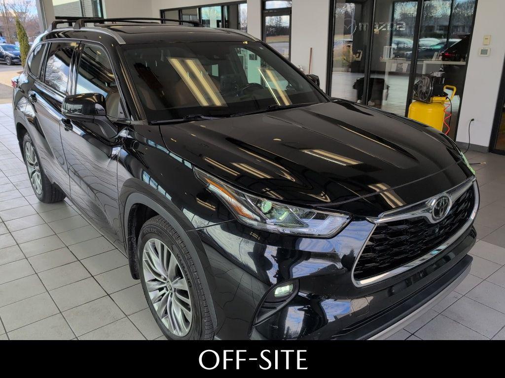 used 2021 Toyota Highlander car, priced at $34,990