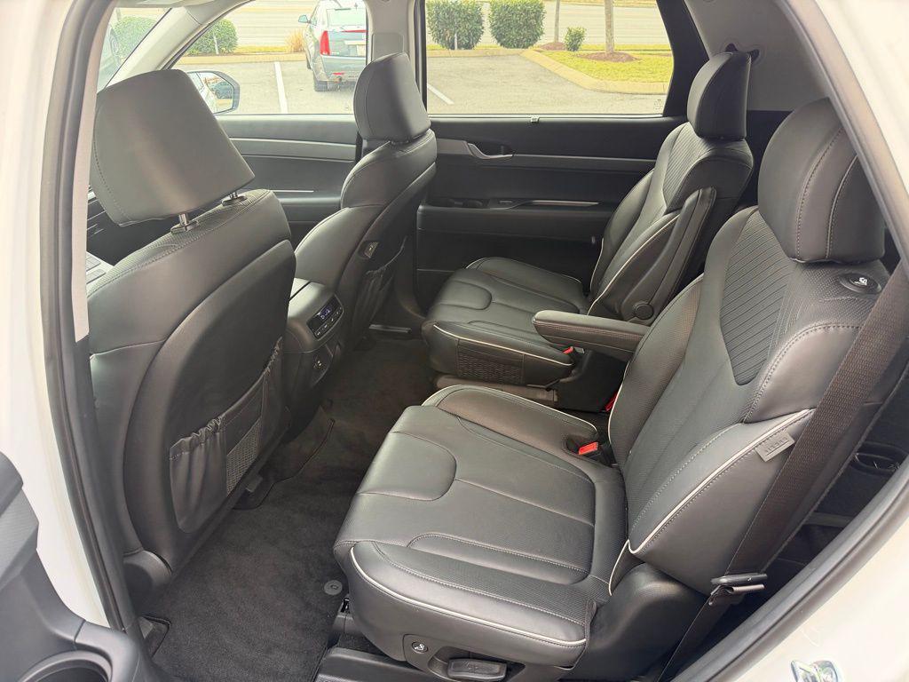 used 2025 Hyundai Palisade car, priced at $41,991