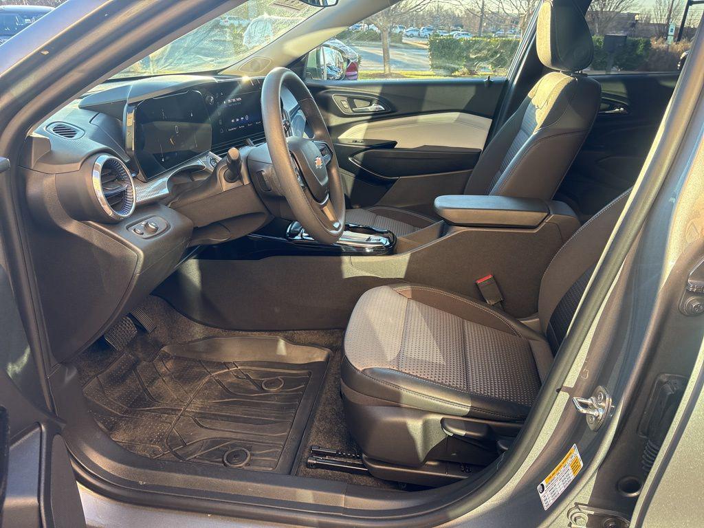 used 2024 Chevrolet Trax car, priced at $18,991