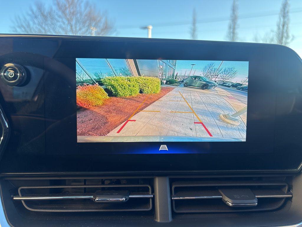 used 2024 Chevrolet Trax car, priced at $18,991