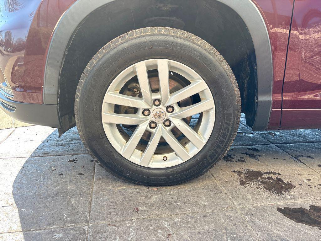 used 2015 Toyota Highlander car, priced at $10,990