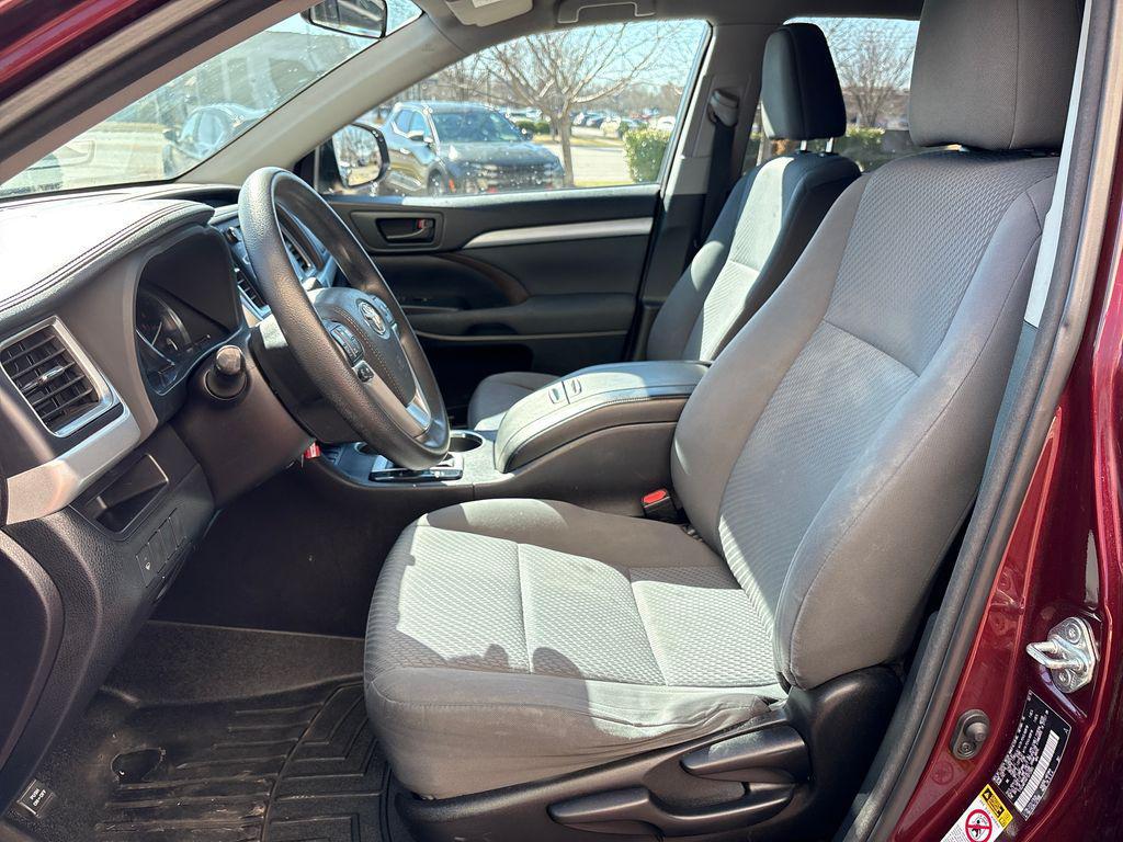 used 2015 Toyota Highlander car, priced at $10,990