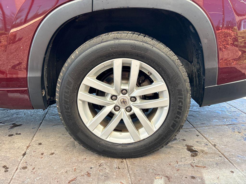 used 2015 Toyota Highlander car, priced at $10,990