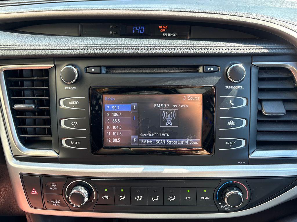 used 2015 Toyota Highlander car, priced at $10,990