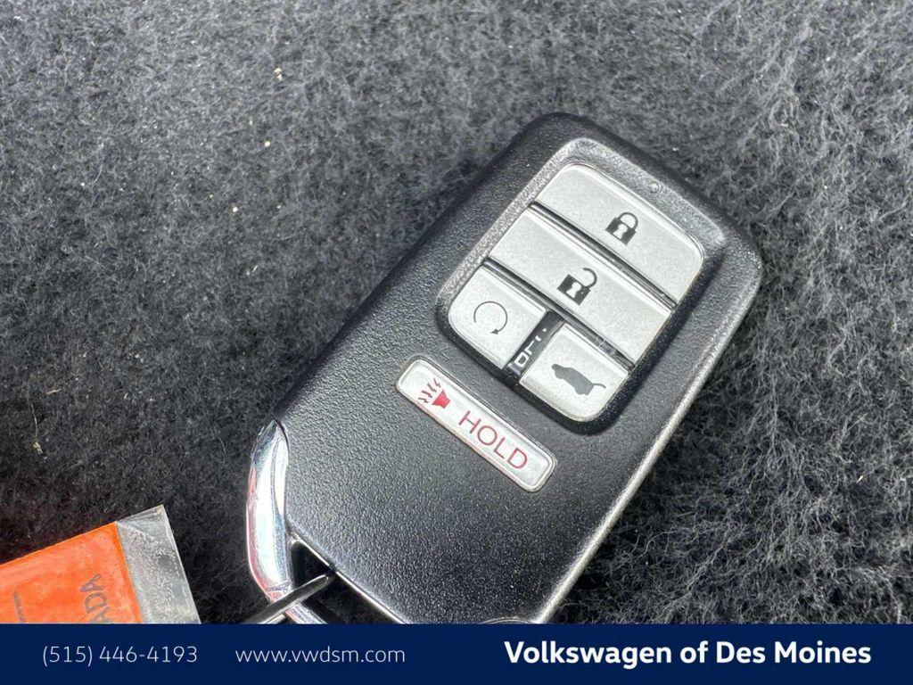 used 2022 Honda Pilot car, priced at $32,995