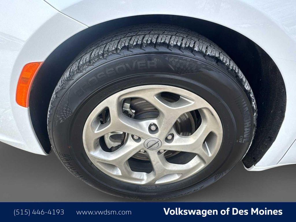 used 2024 Chrysler Pacifica car, priced at $35,977