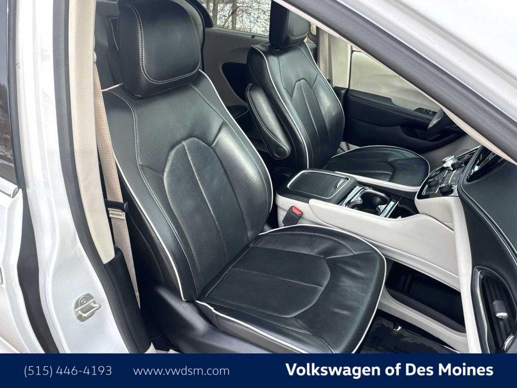 used 2024 Chrysler Pacifica car, priced at $35,977