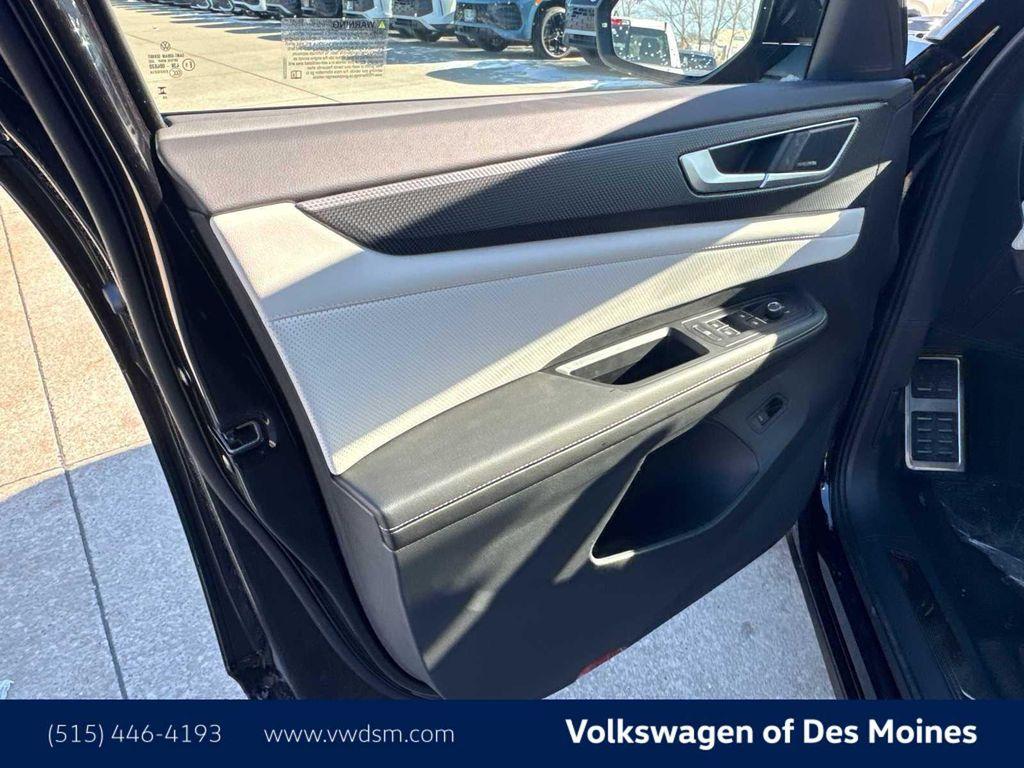 new 2026 Volkswagen Atlas Cross Sport car, priced at $53,081