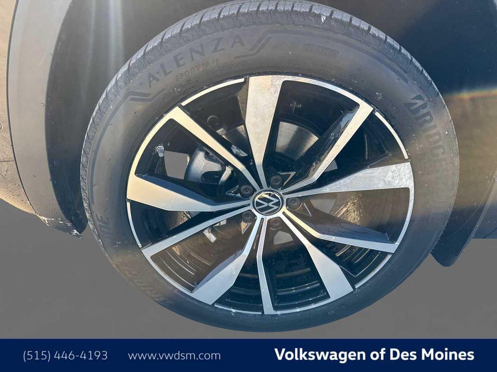 new 2026 Volkswagen Atlas Cross Sport car, priced at $53,081