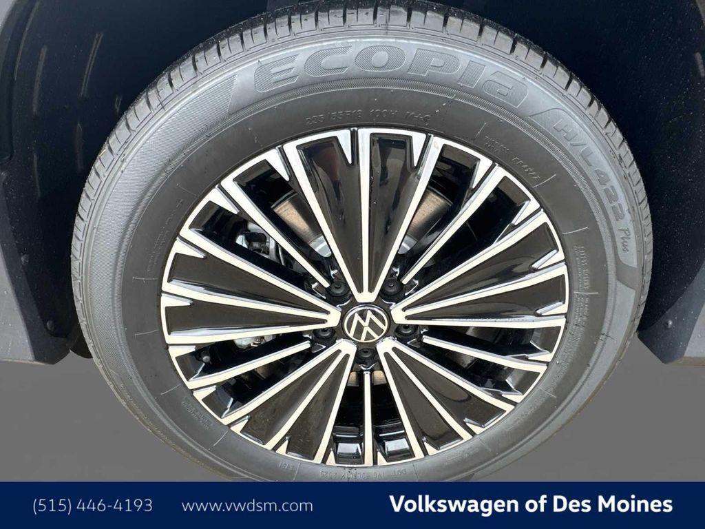 new 2025 Volkswagen Tiguan car, priced at $30,961