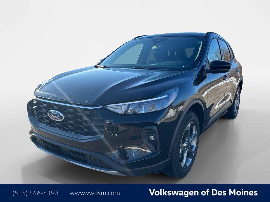 used 2025 Ford Escape car, priced at $26,998