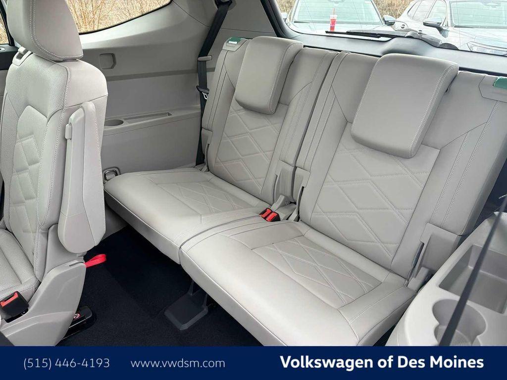 new 2026 Volkswagen Atlas car, priced at $45,611