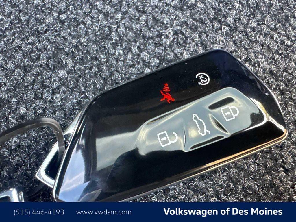 new 2026 Volkswagen Atlas Cross Sport car, priced at $39,451