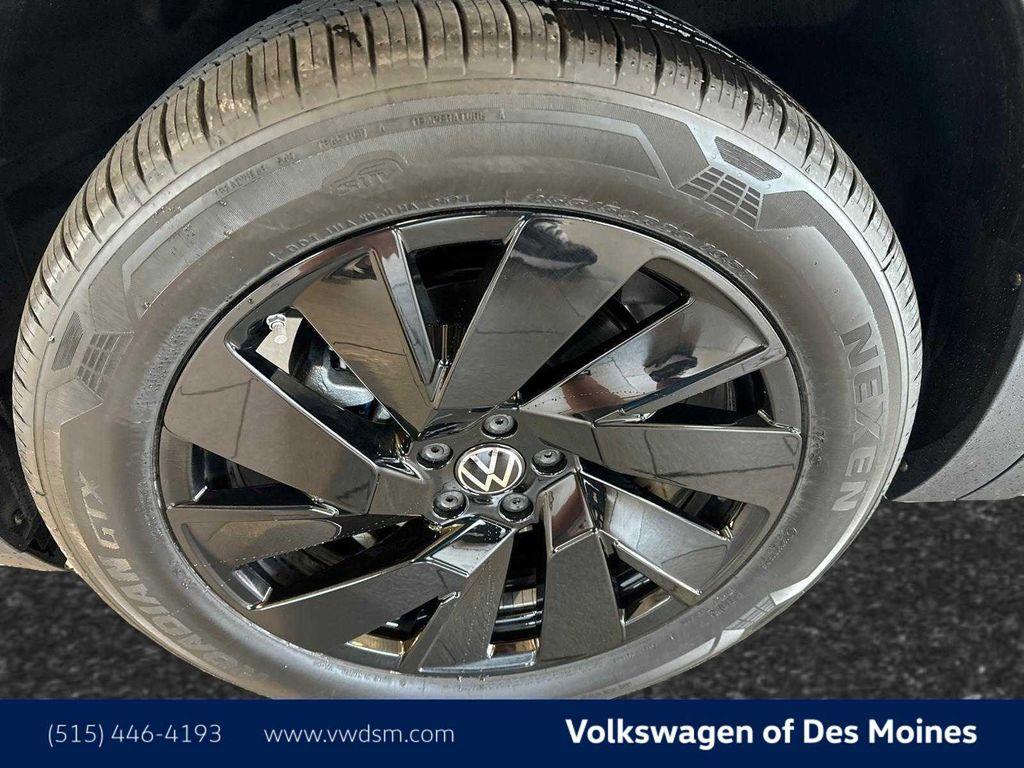 new 2025 Volkswagen Atlas Cross Sport car, priced at $43,103