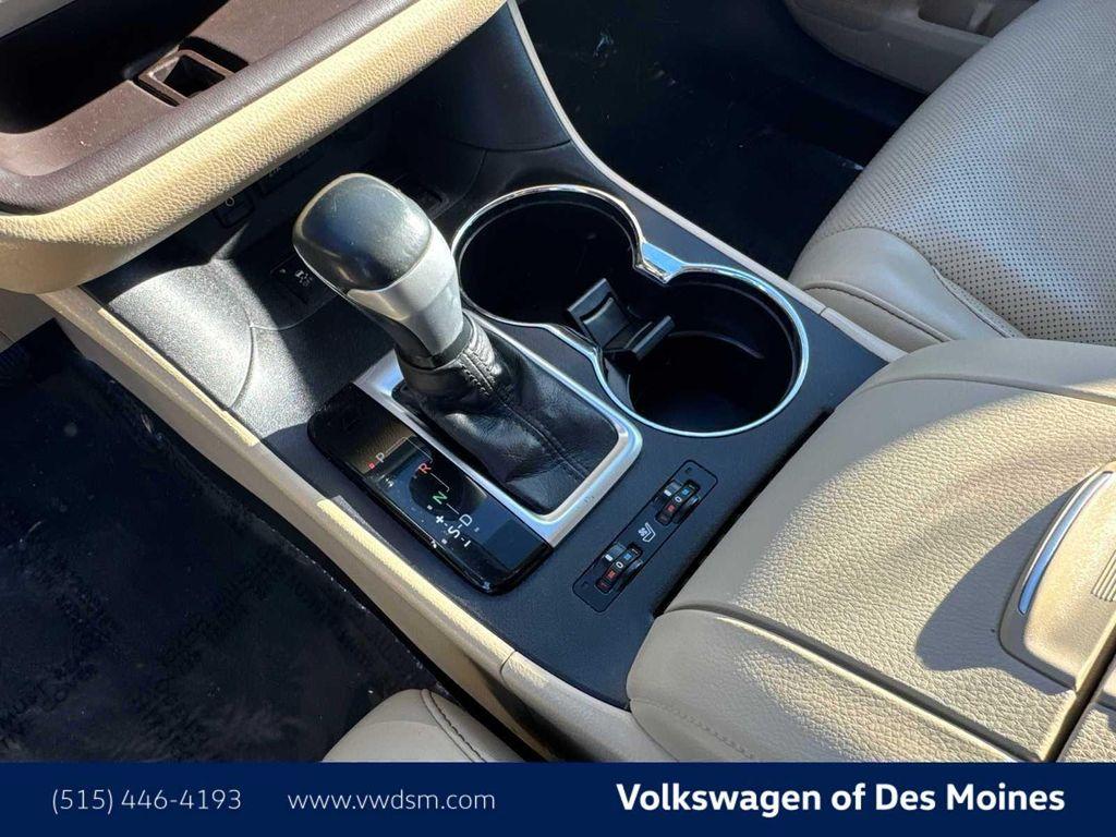 used 2018 Toyota Highlander Hybrid car, priced at $27,999