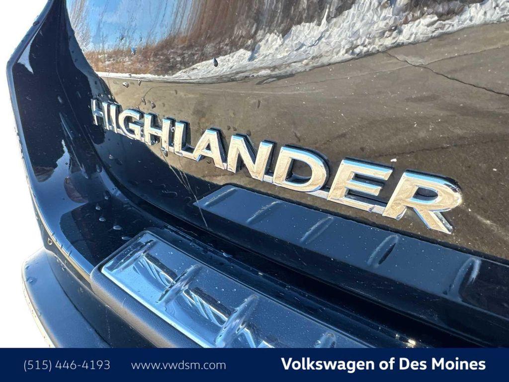 used 2018 Toyota Highlander Hybrid car, priced at $27,999