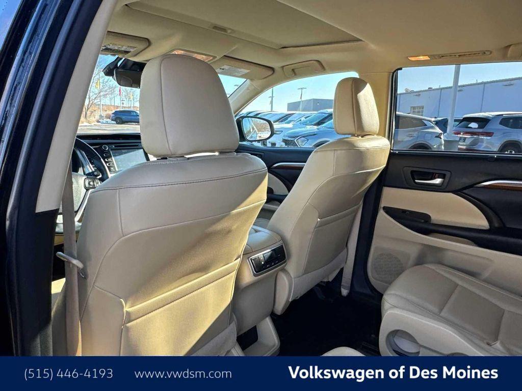 used 2018 Toyota Highlander Hybrid car, priced at $27,999