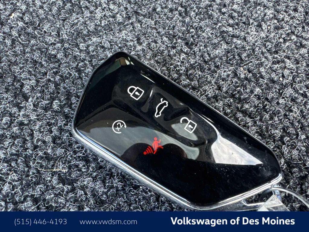 used 2025 Volkswagen Atlas Cross Sport car, priced at $35,998