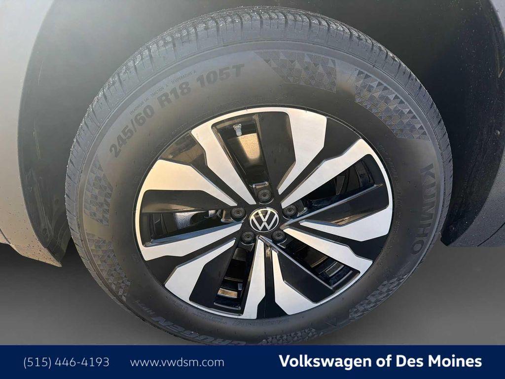 new 2026 Volkswagen Atlas Cross Sport car, priced at $38,926