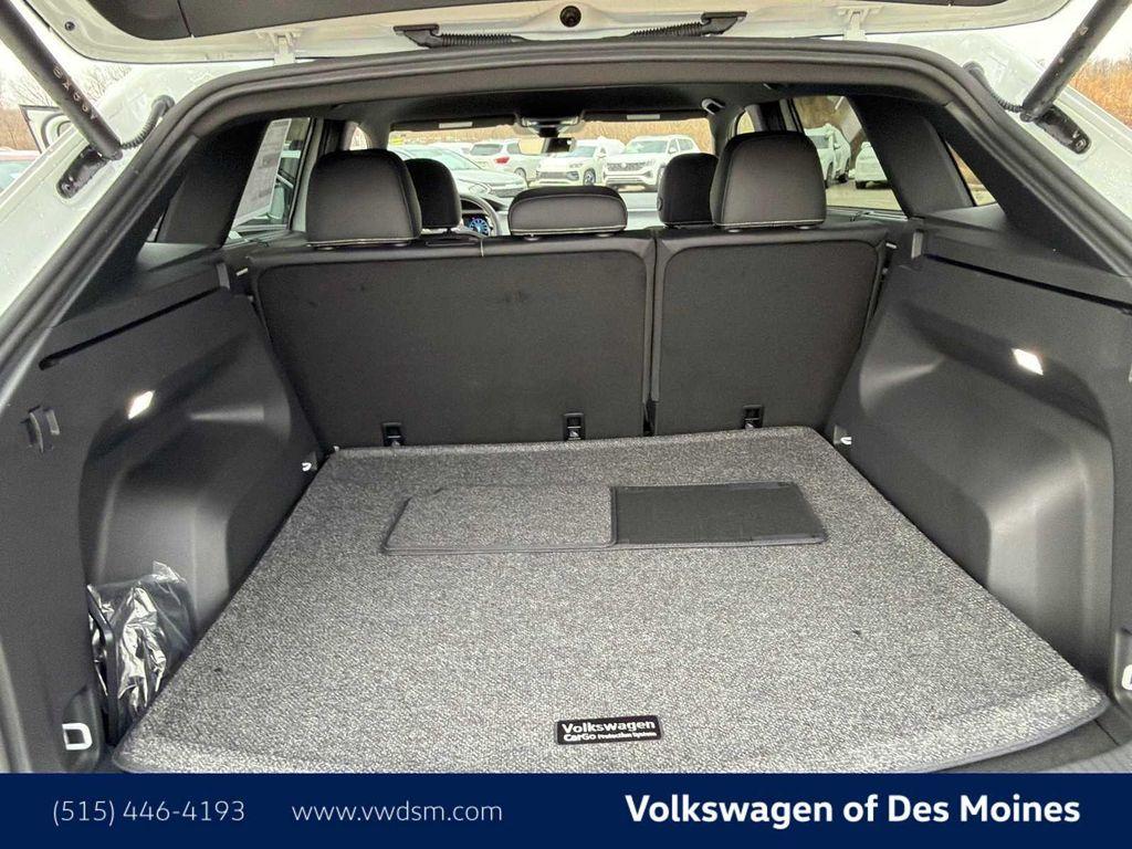 new 2026 Volkswagen Atlas Cross Sport car, priced at $44,651