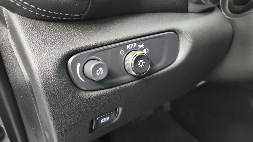 used 2024 Chevrolet Blazer car, priced at $25,080