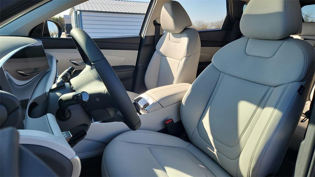 new 2025 Hyundai Tucson car, priced at $32,998
