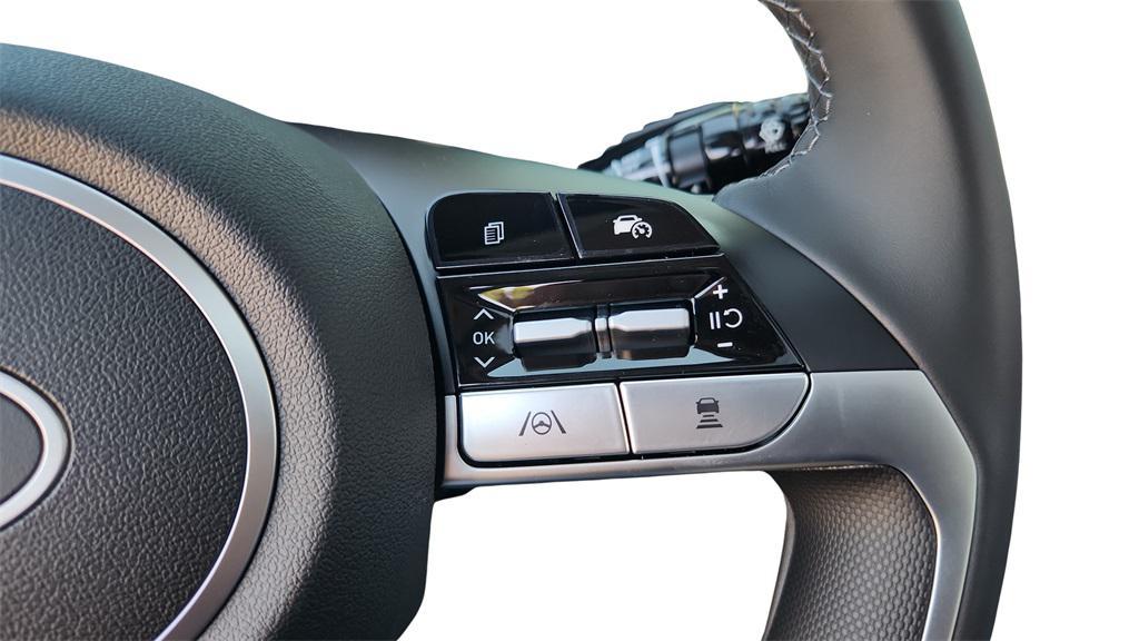 new 2025 Hyundai Elantra car, priced at $25,444