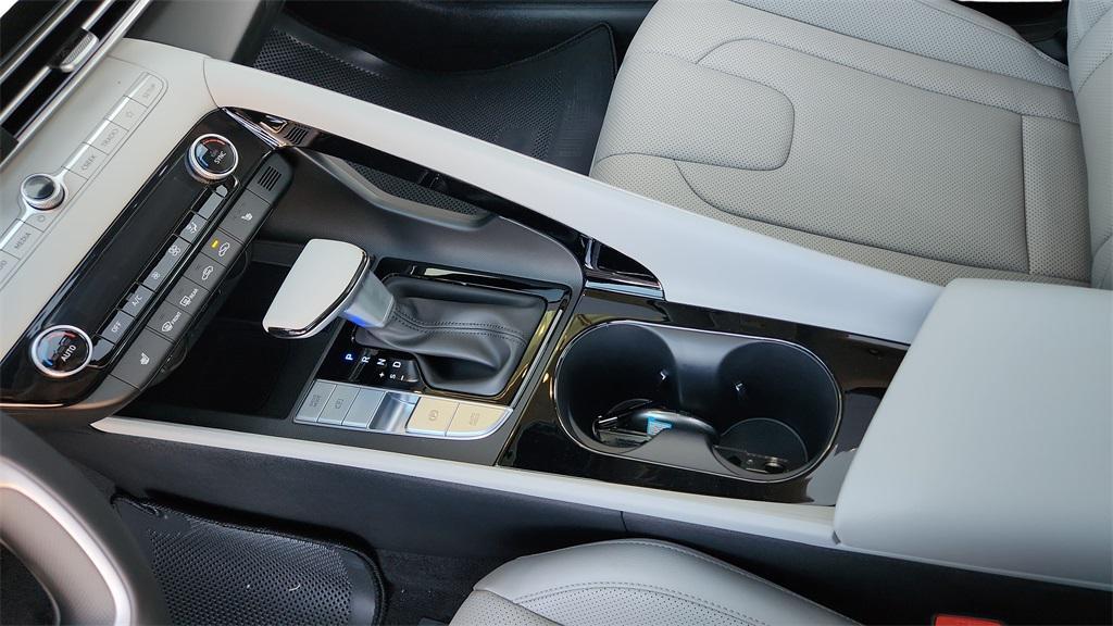 new 2025 Hyundai Elantra car, priced at $25,444