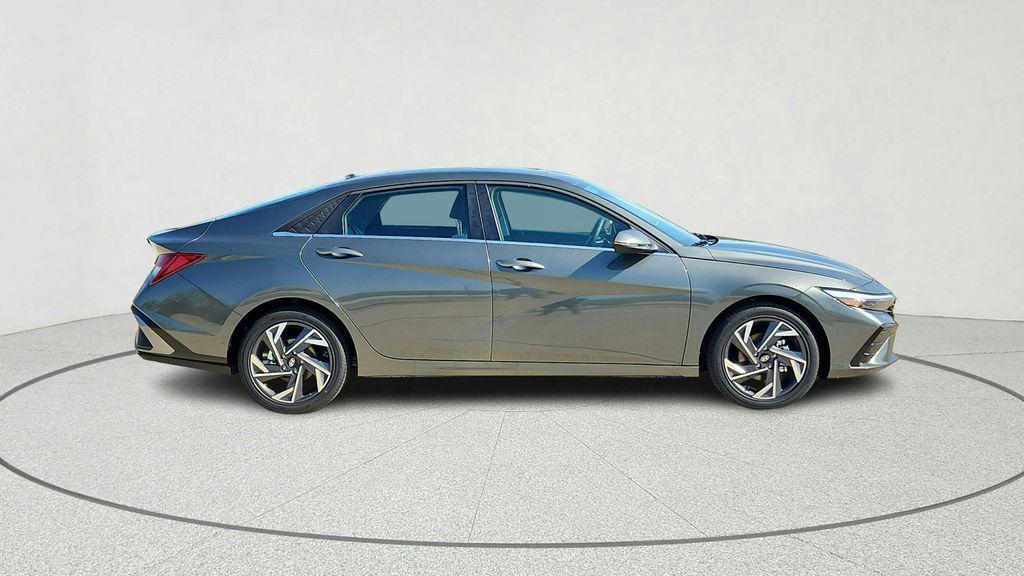 new 2025 Hyundai Elantra car, priced at $25,669