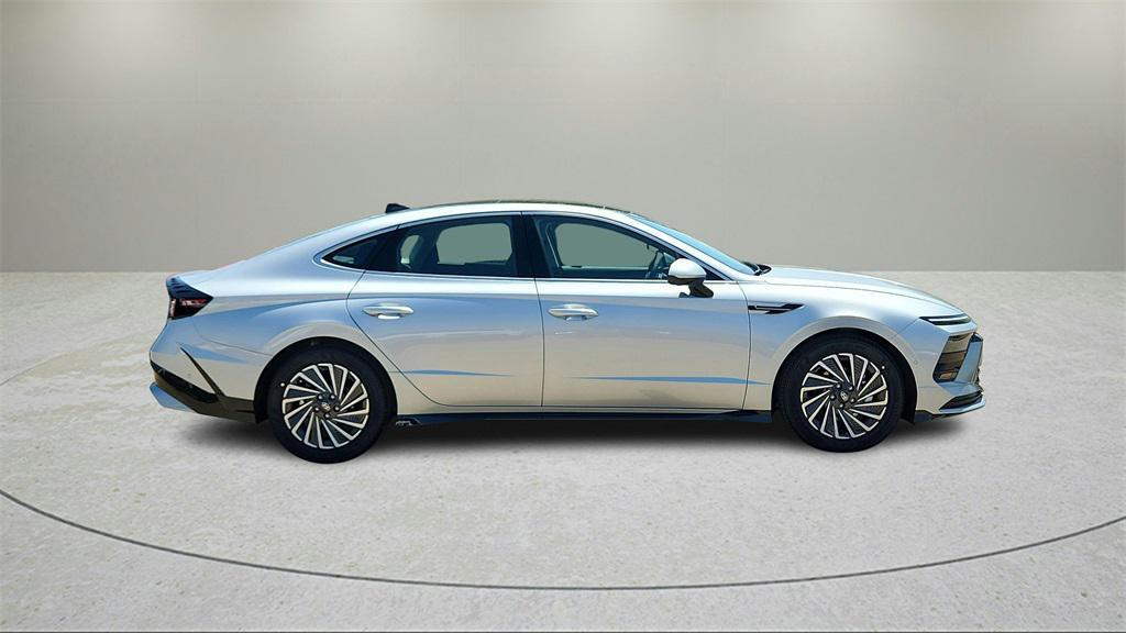 new 2025 Hyundai Sonata Hybrid car, priced at $36,498