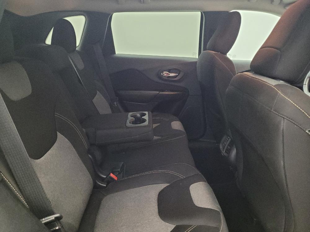 used 2014 Jeep Cherokee car, priced at $10,595