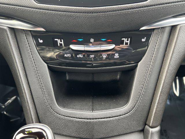 used 2022 Cadillac XT5 car, priced at $31,500