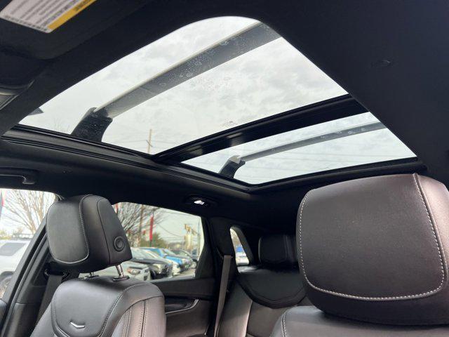 used 2022 Cadillac XT5 car, priced at $31,500