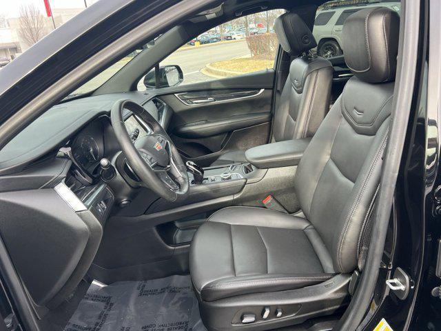used 2022 Cadillac XT5 car, priced at $31,500
