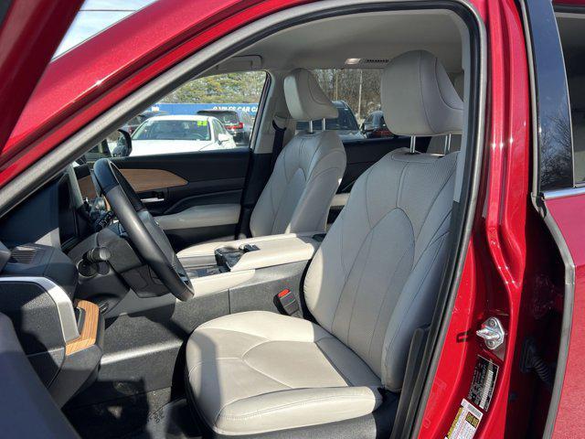 used 2024 Toyota Grand Highlander car, priced at $46,300