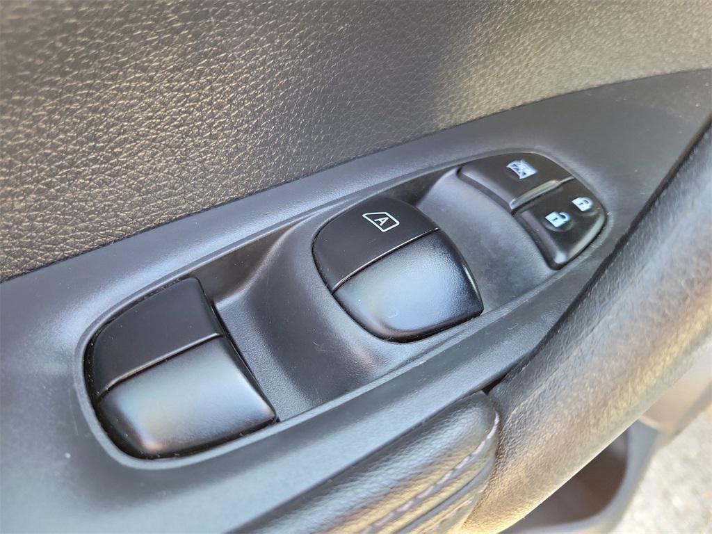 used 2020 Nissan Rogue car